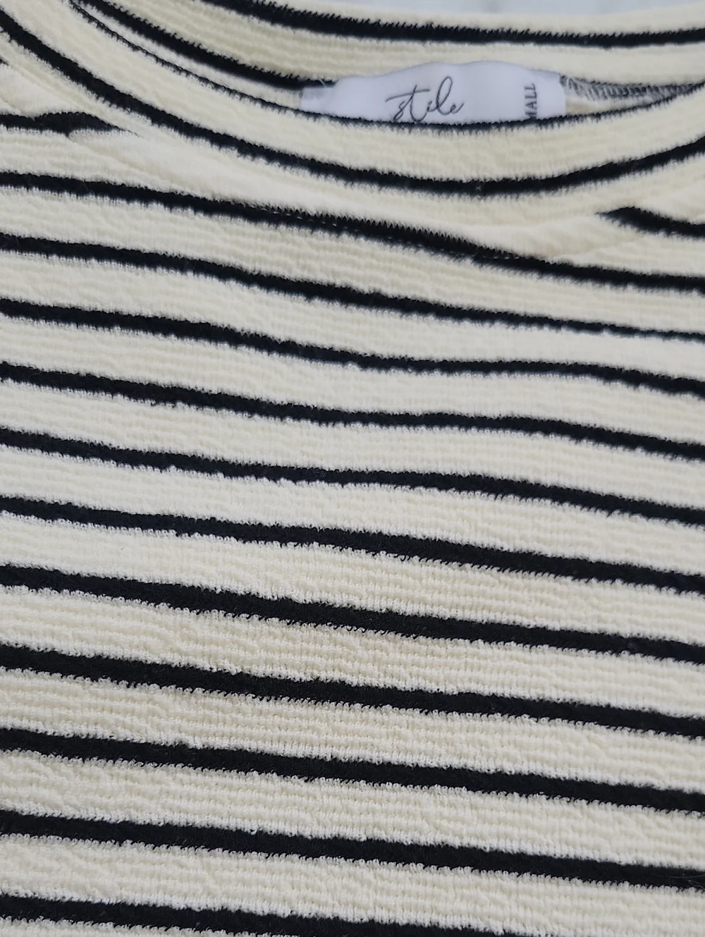Stile Collection Striped Short Sleeve Knit Top Black & Cream Size Small - Picture 6 of 9